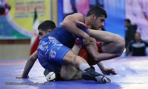 رقابت های کشتی آزاد نوجوانان قهرمانی کشور در تهران برگزار می شود